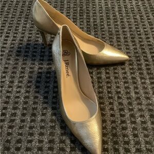 J Renee Rylee women’s gold pointed toe pumps heels 7.5